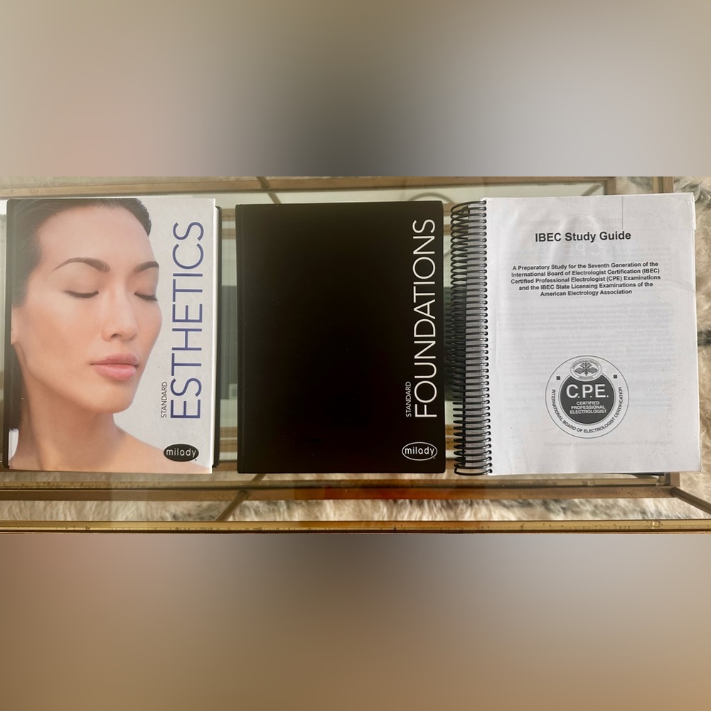 Esthetician and Laser Technician Manuel Book (English)